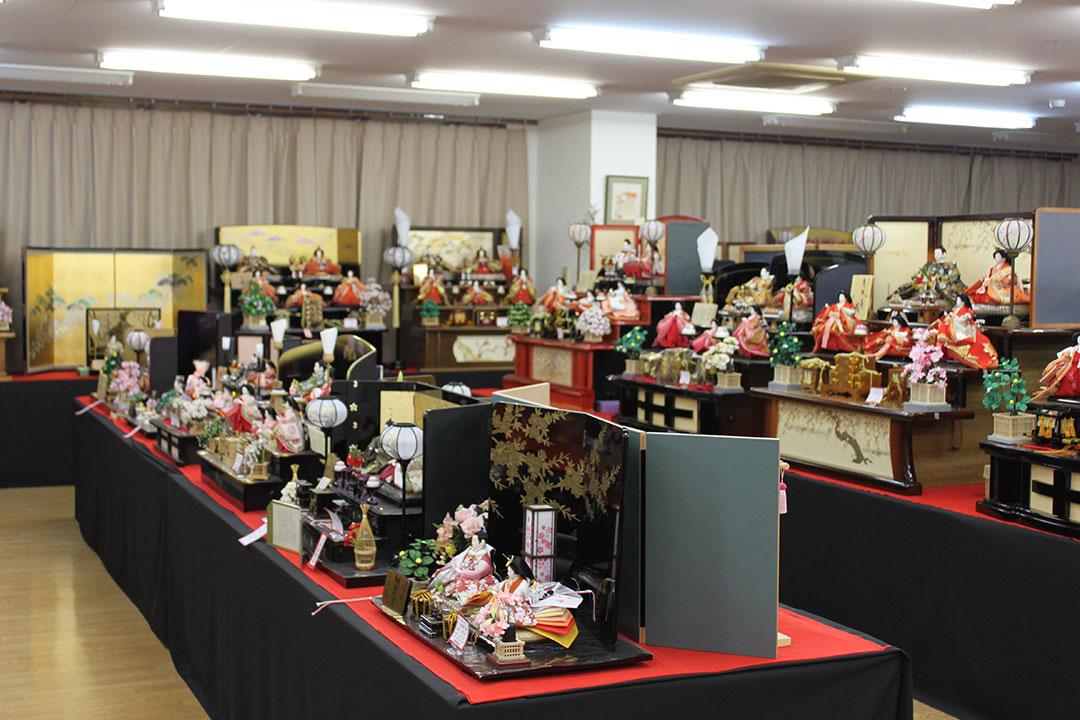 雛人形展示会の様子（人形の孫いち）
